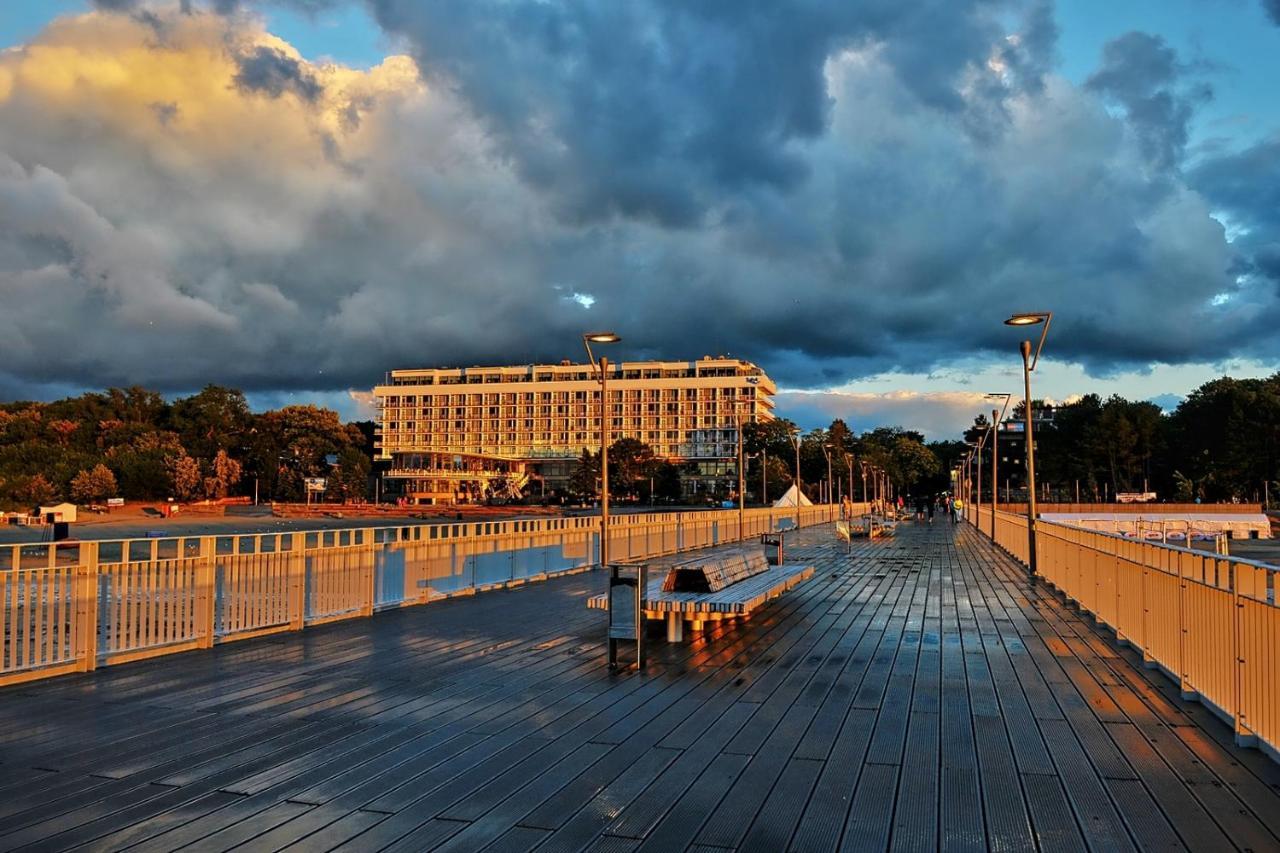 Apartament Andar Z Miejscem Parkingowym Kołobrzeg Exteriör bild